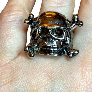 Adjustable Silver‎ Tone Metal Skull & Bones Ring Size 8-11